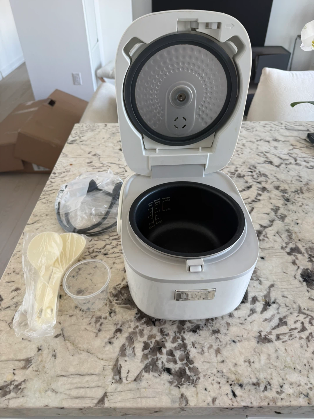 Toshiba Rice Cooker 3 cups - photo 2