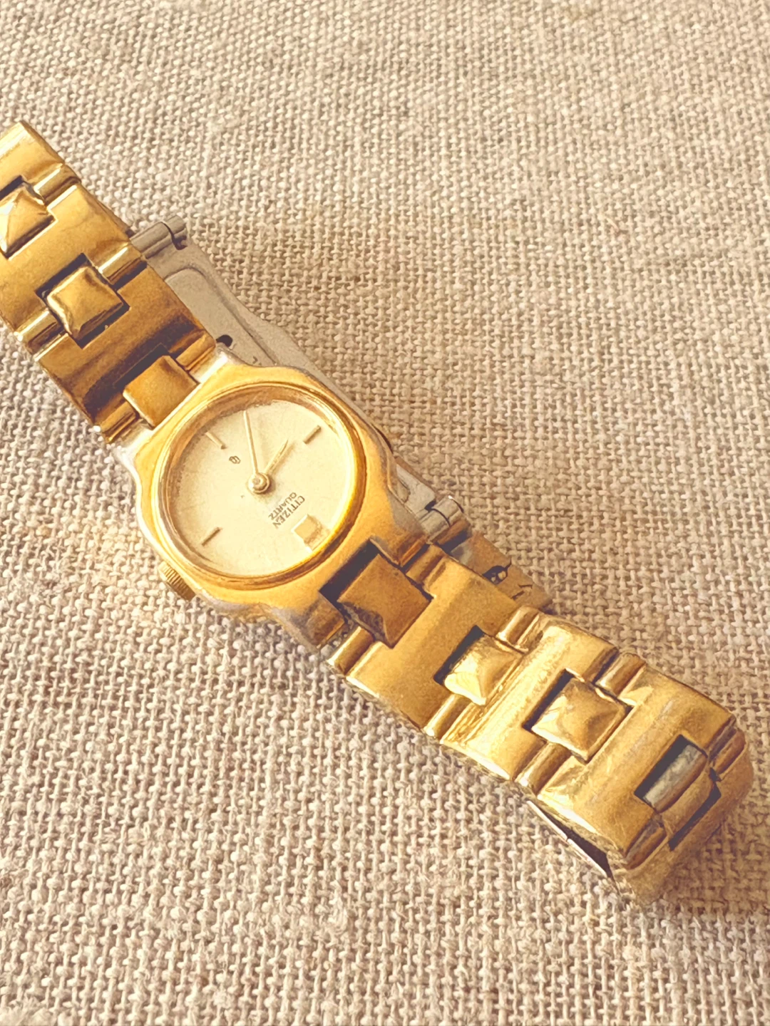 Vintage Citizen Quartz Watch - Gold Tone - photo 2