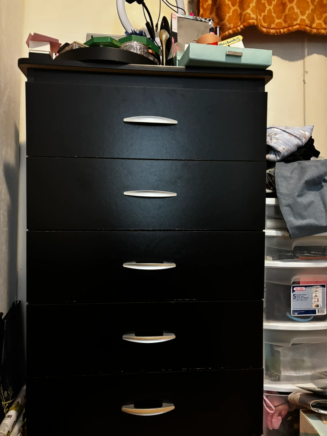 Dresser