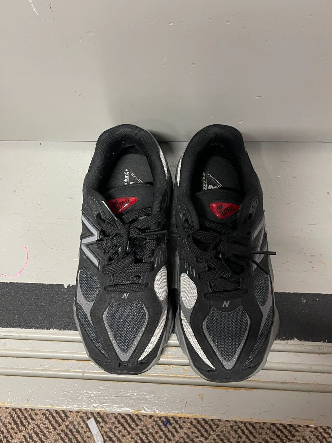 New Balance 9060 Men's Shoes Black/Grey Size 4 US