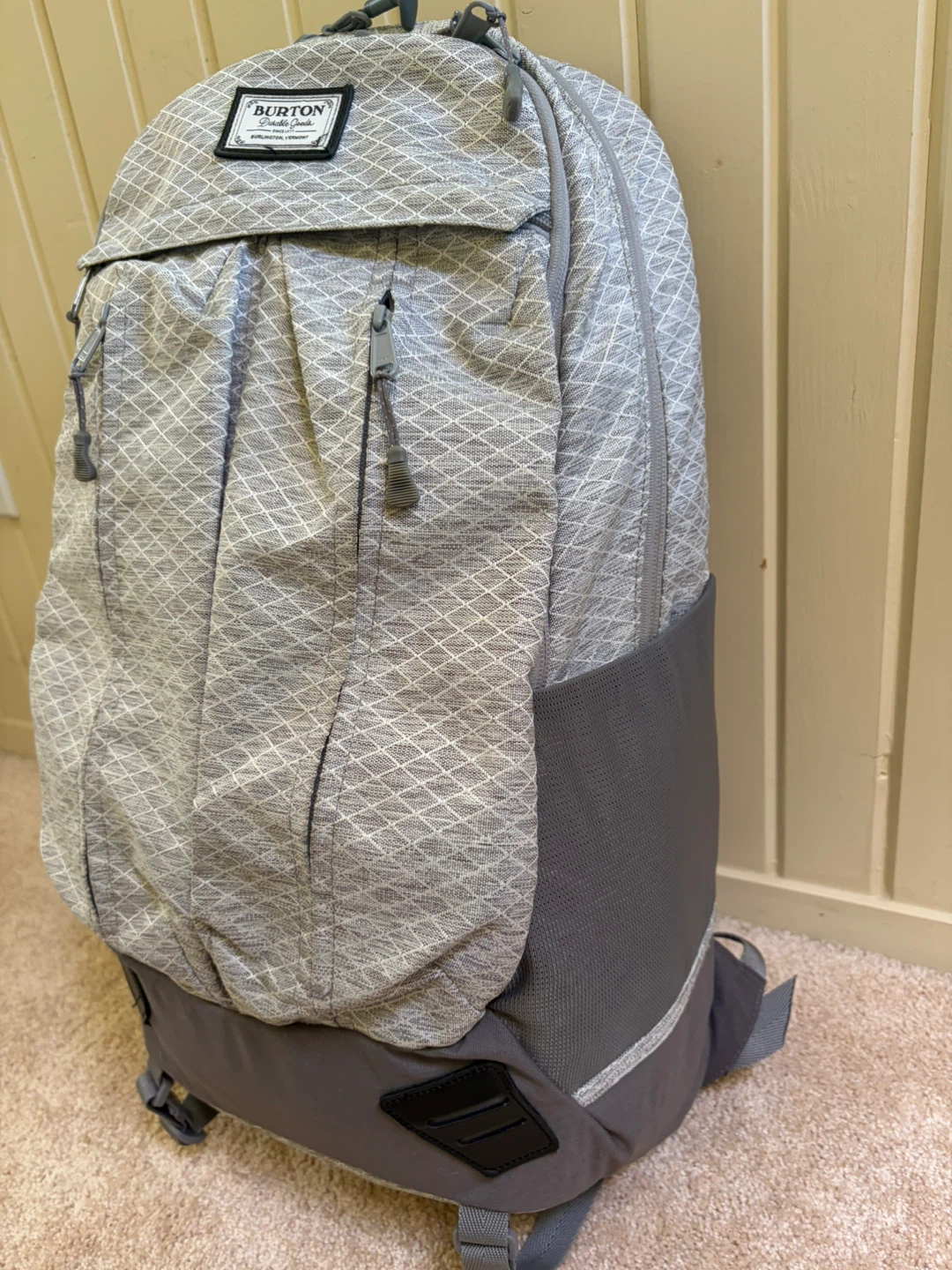 BURTON Backpack – Excellent Condition - photo 2