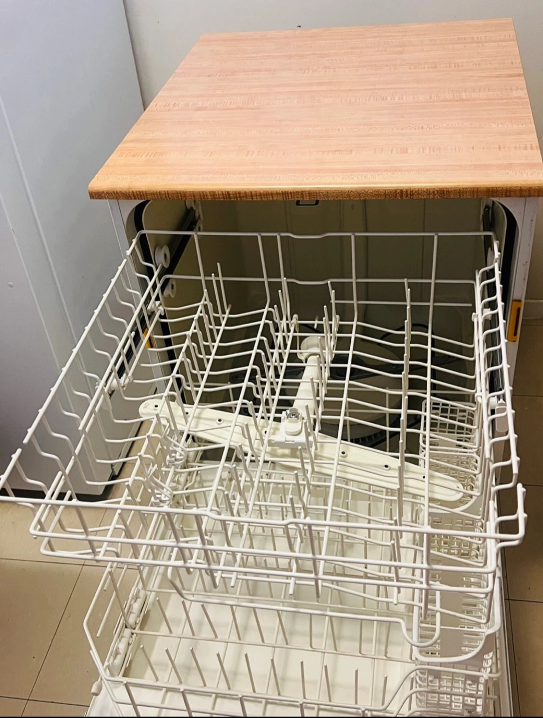 24 Inch Kenmore Portable Dishwasher with Wooden Counter Top - photo 3