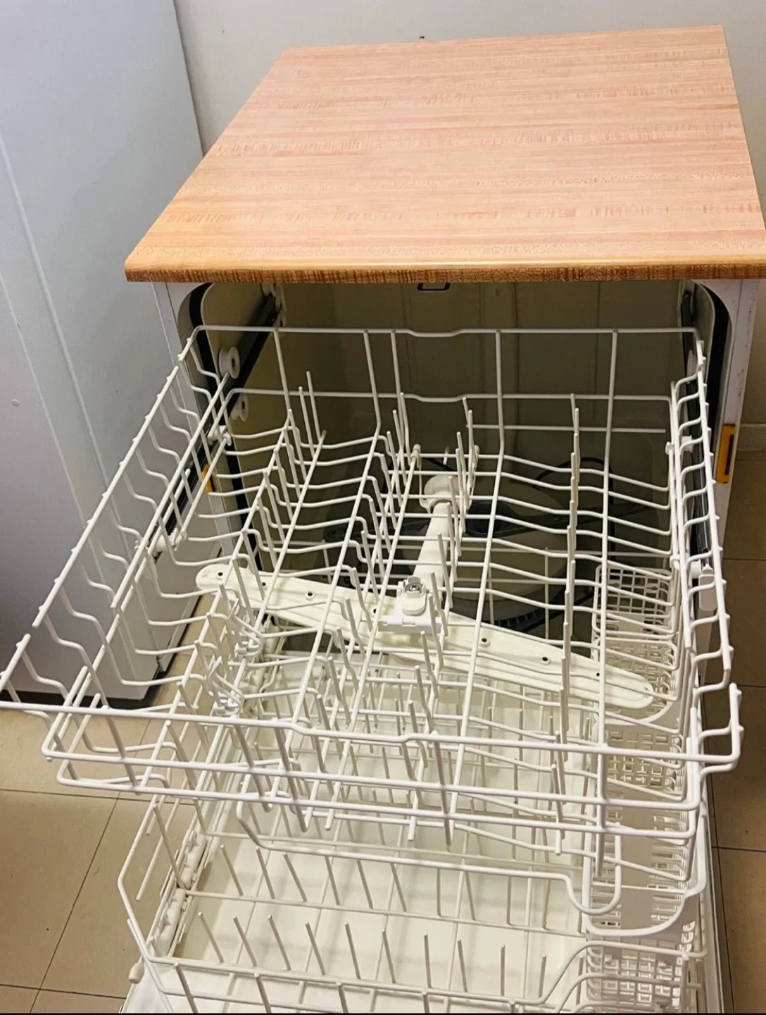 24 Inch Kenmore Portable Dishwasher with Wooden Counter Top - photo 3