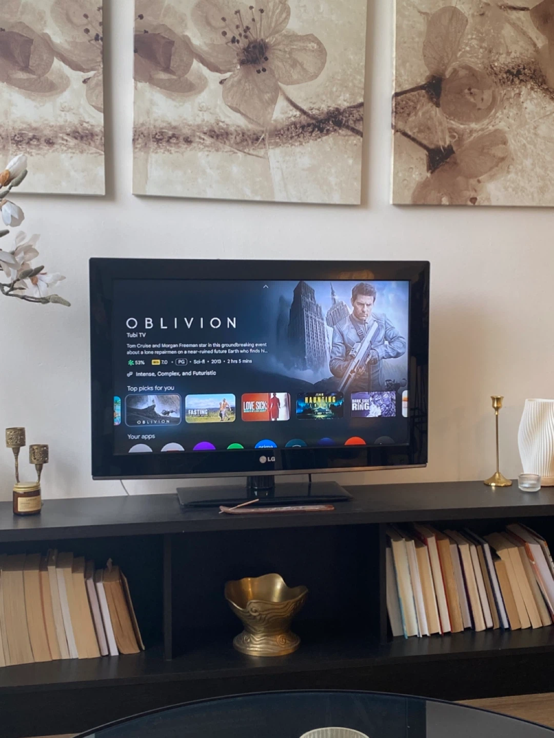 FREE LG 32” Flat Screen TV (Google Chromecast + Remote $40)