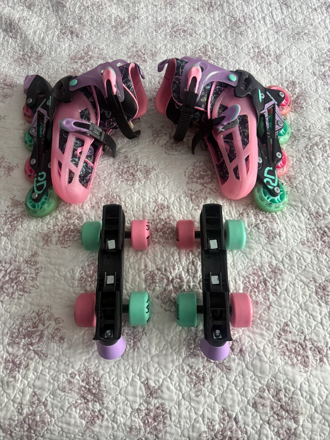 Girls' Roller Skates and Pads Set - photo 2
