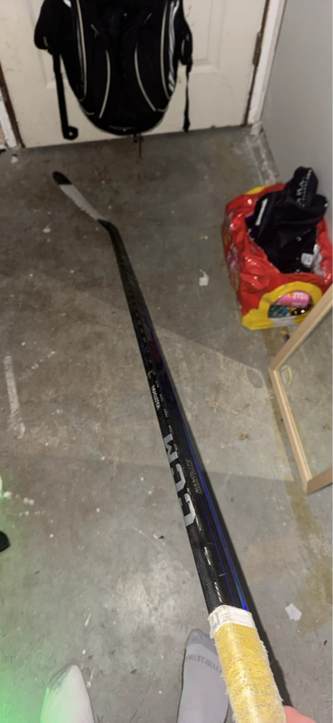 Signed blades goalie stick - photo 2
