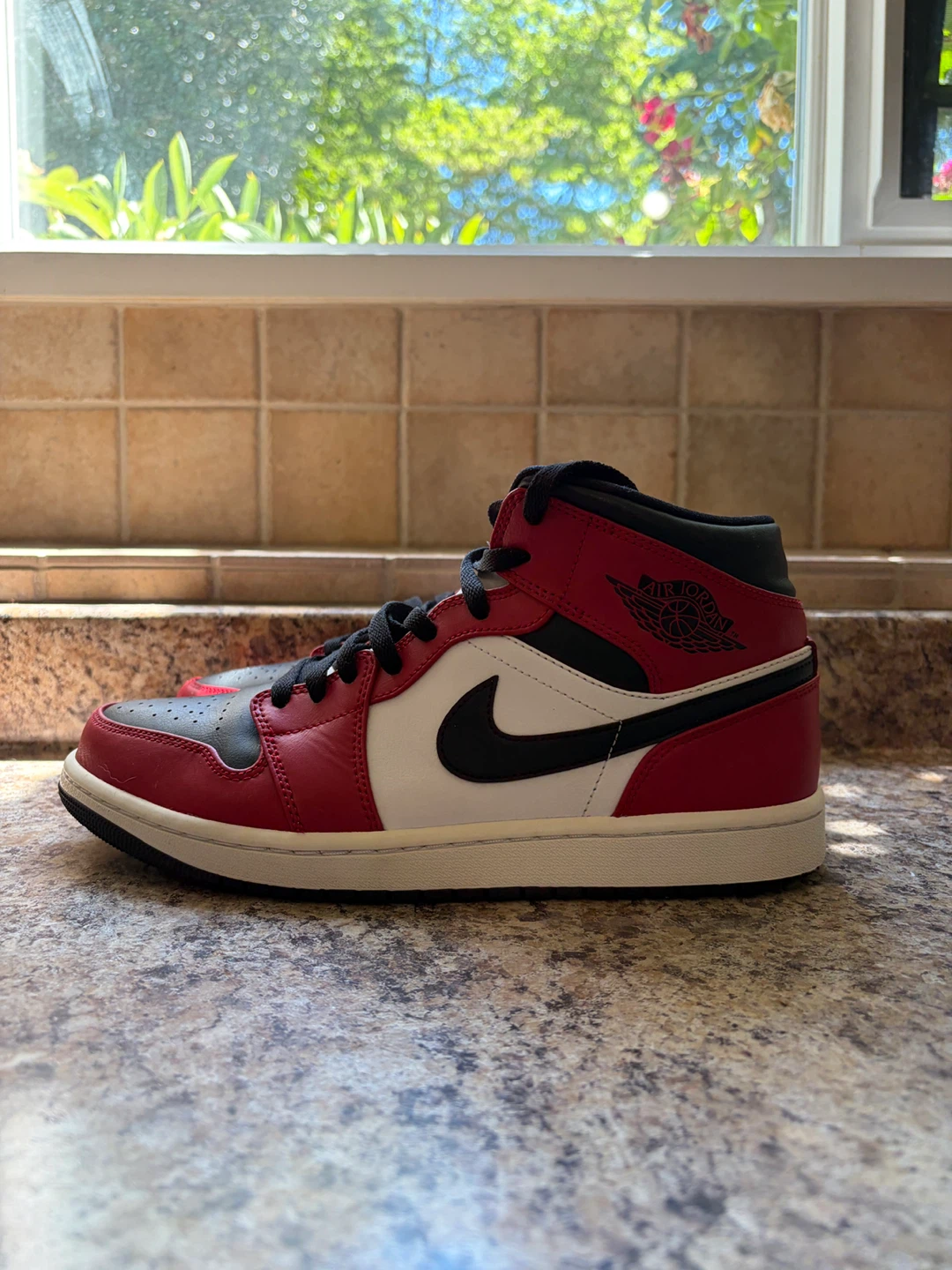 Air Jordan 1 Mid Sneakers - photo 3