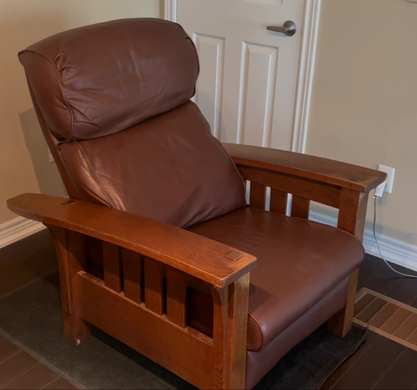 Stickley Bow Arm Bustle Back Morris Chair Recliner