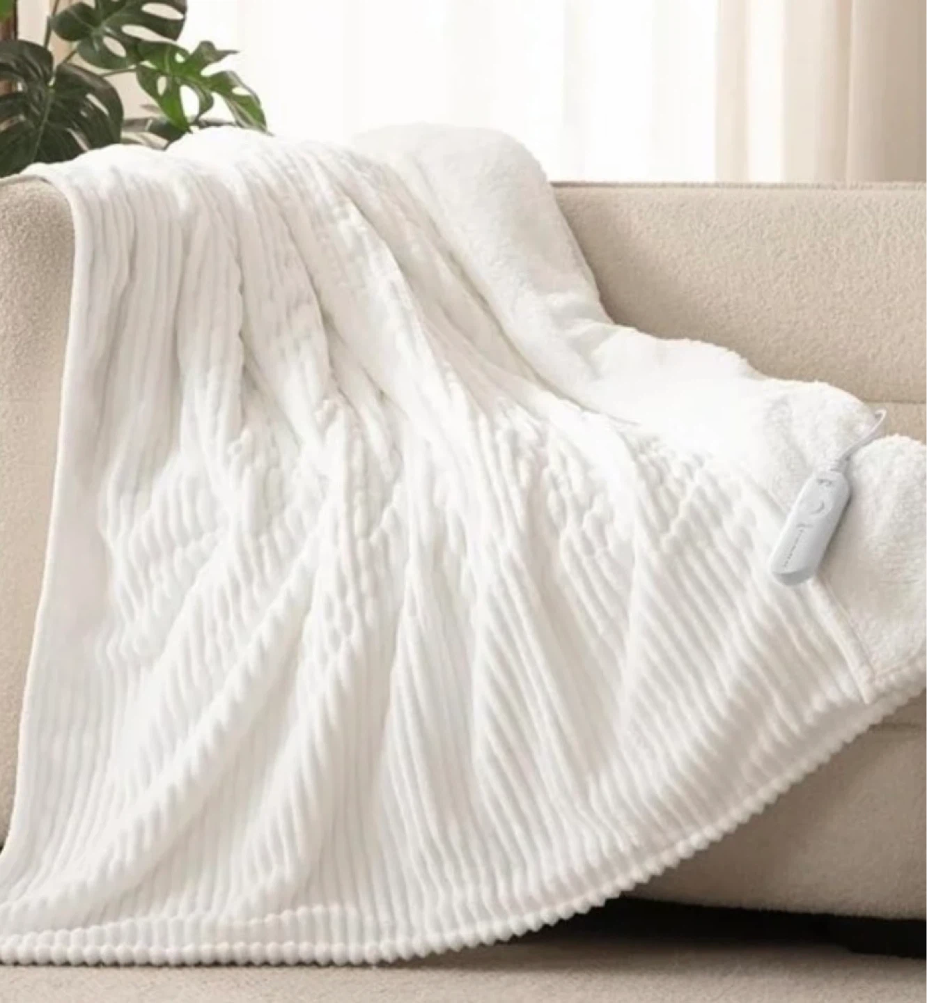 Reaks Electric Heated Throw Blanket - White 50"x60" - photo 2
