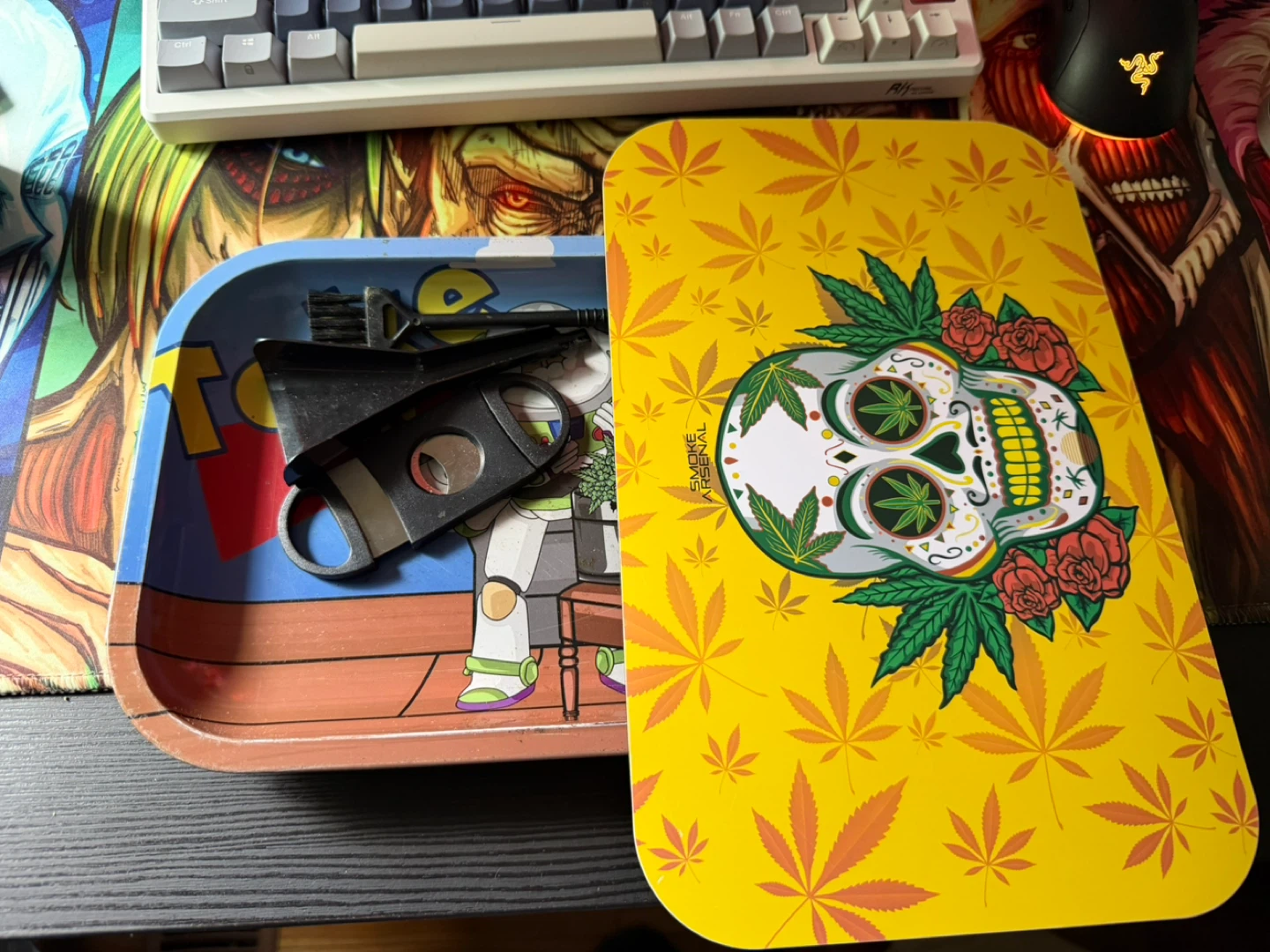 Rolling Tray Set with grinder and magnetic cover
