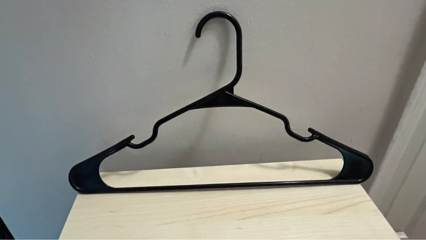 ⚽️ Set of 20 Black Plastic Hangers - photo 3