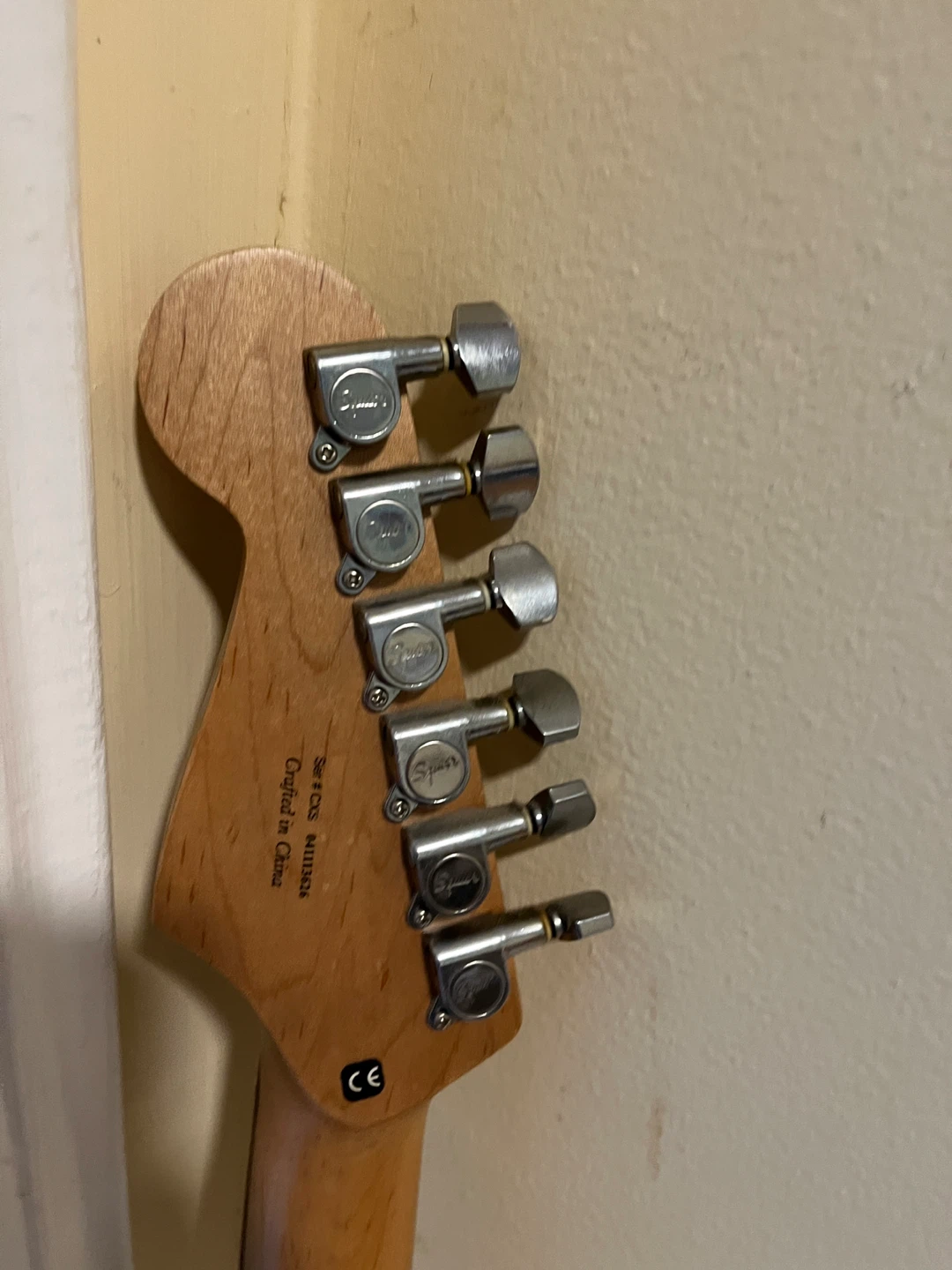 Squier Stratocaster Electric Guitar - Sunburst with Amp - photo 2