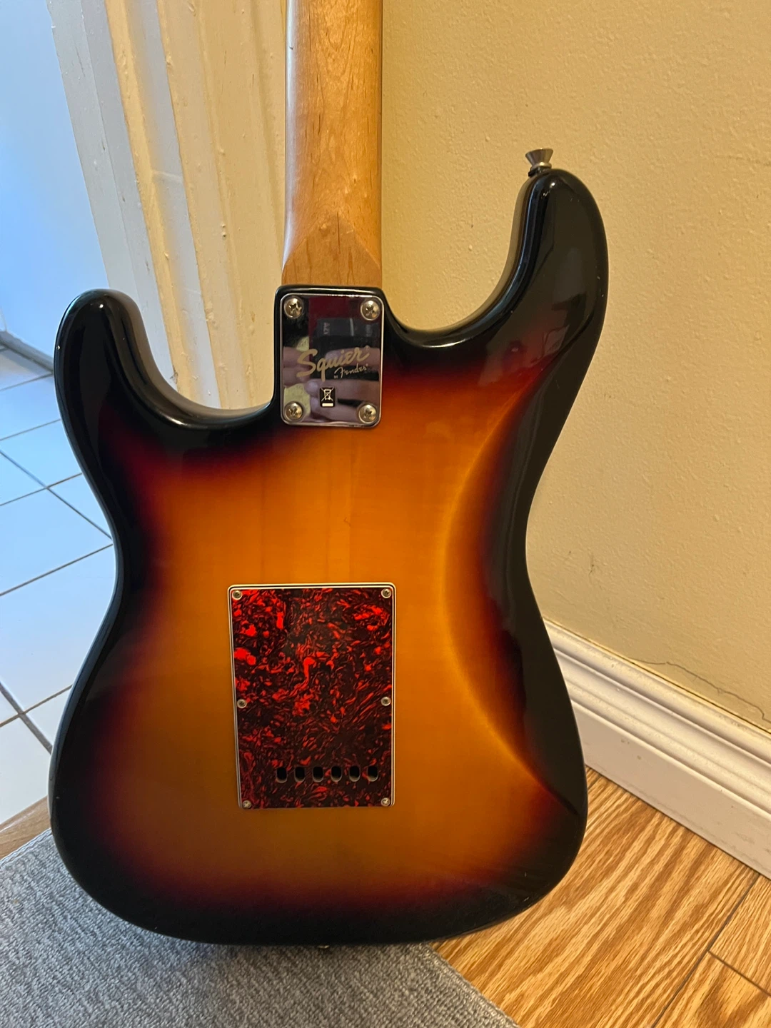 Squier Stratocaster Electric Guitar - Sunburst with Amp - photo 5