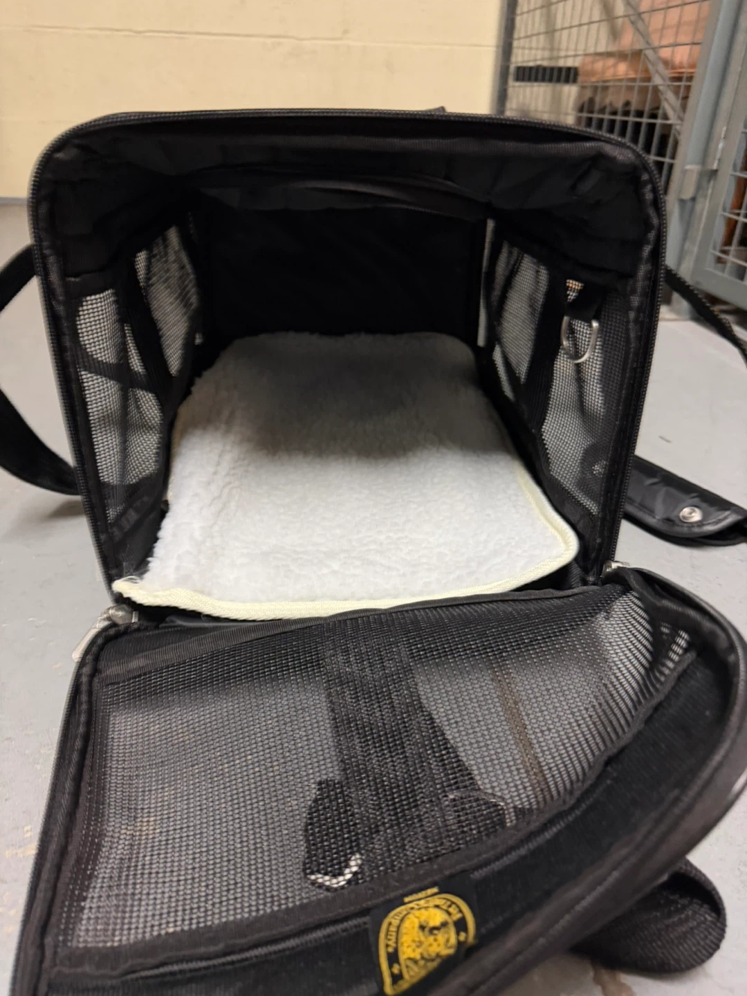 Black Pet Carrier Bag - photo 3