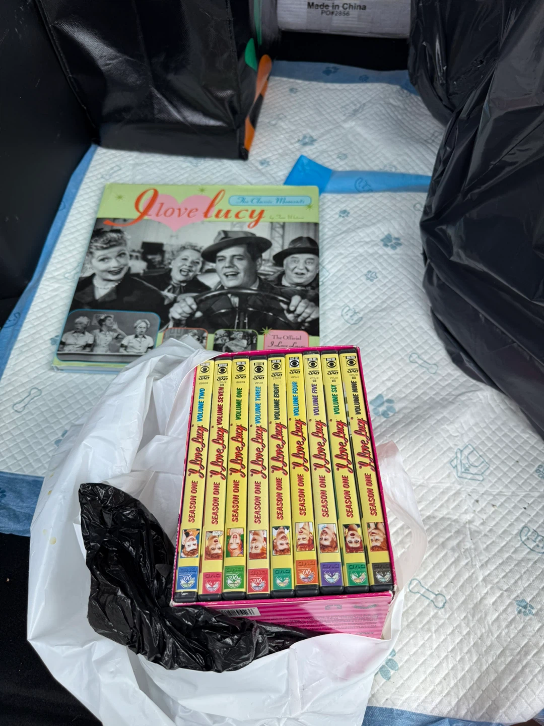 I Love Lucy The Classic Moments Book & Season 1-8 DVD Box Set