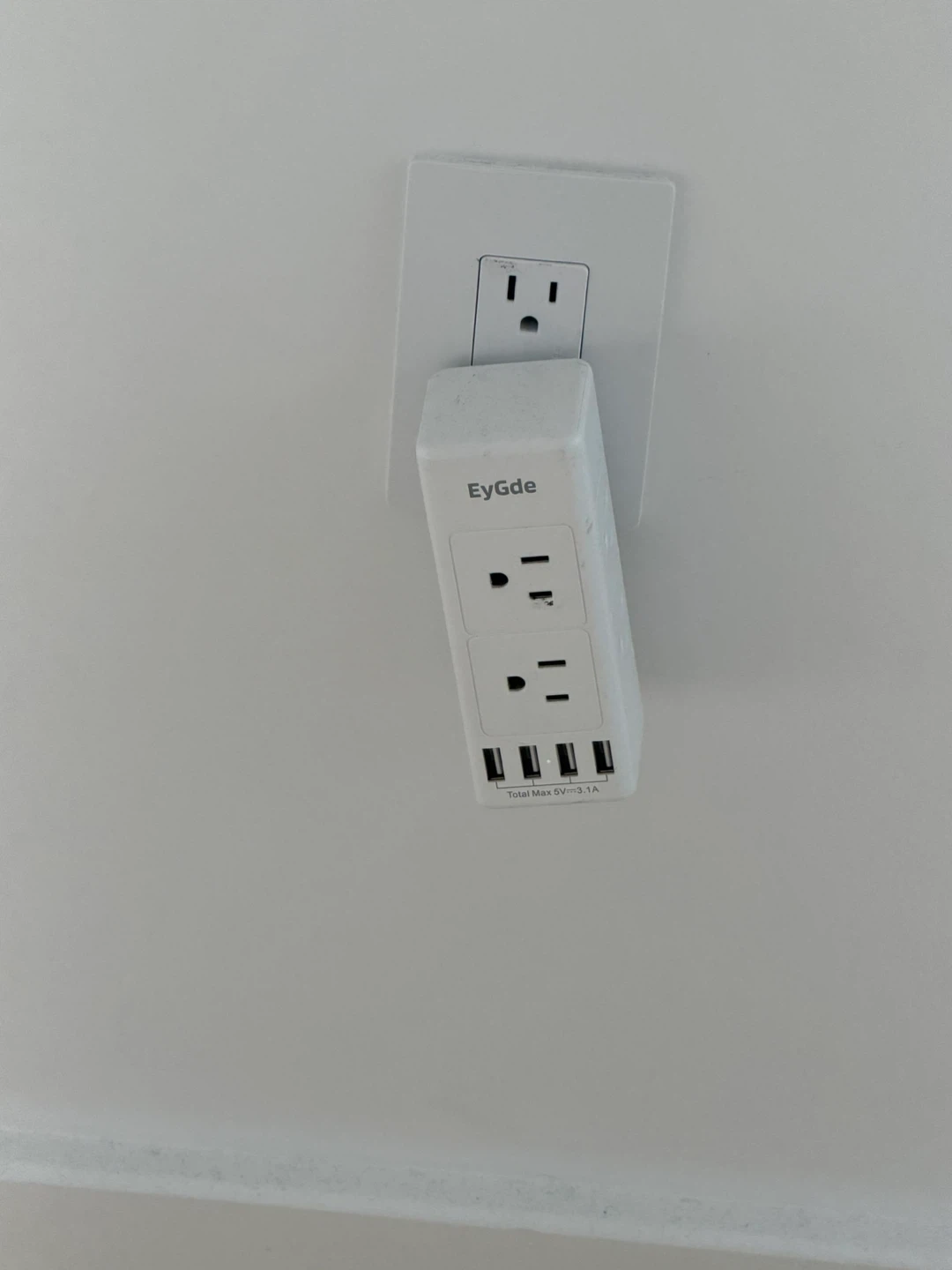 Wall Plug Extender with 2 AC Outlets and 3 USB Ports - photo 3