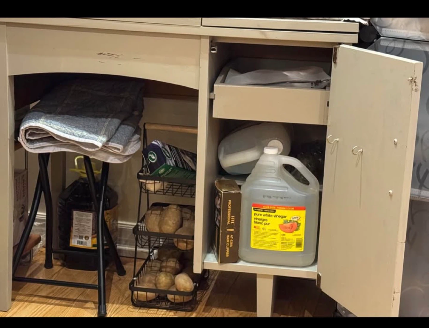 Study table/Cream coloured utility cabinet with door - photo 2