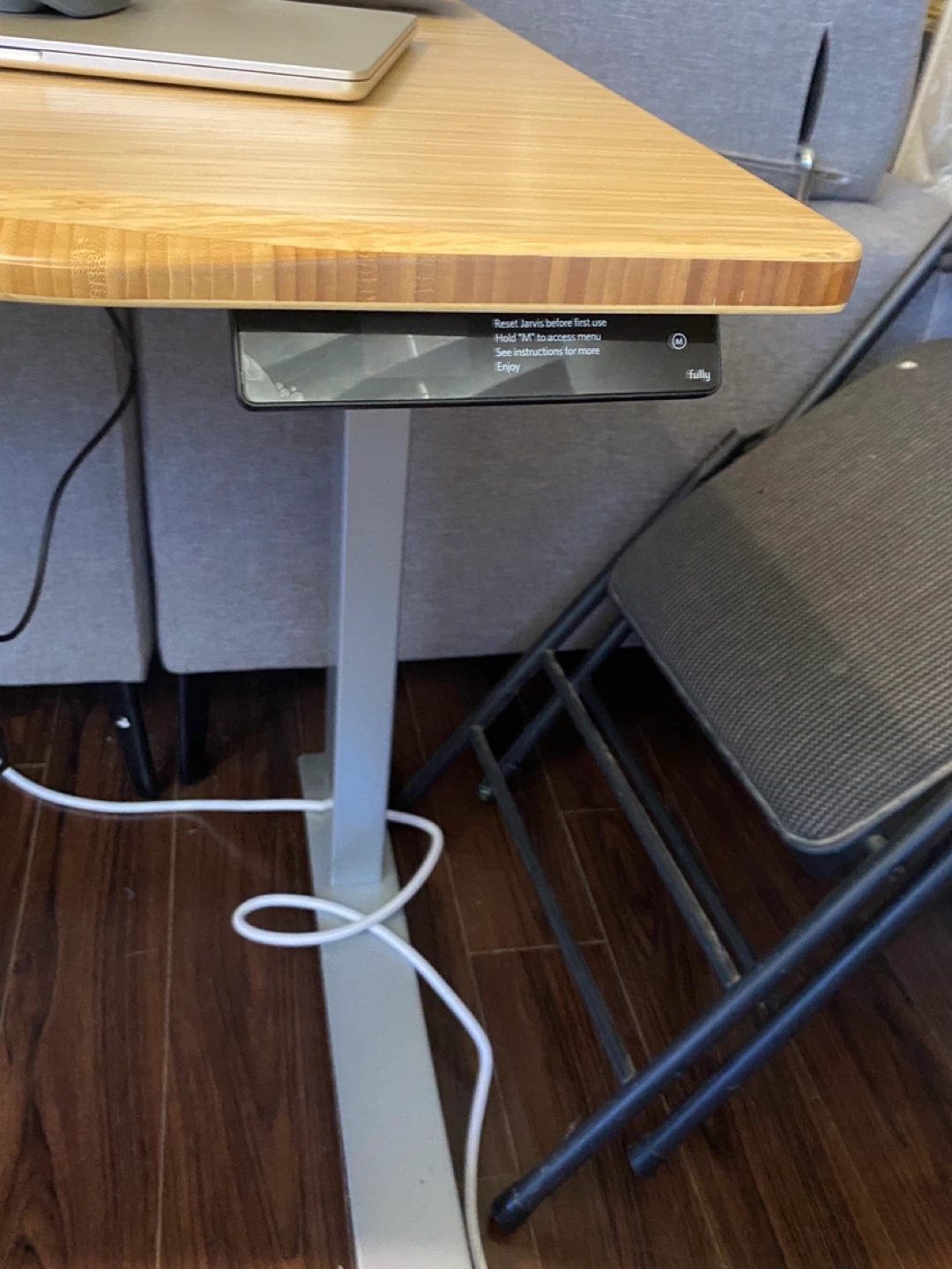 Herman Miller Fully standing desk with bamboo top - photo 2