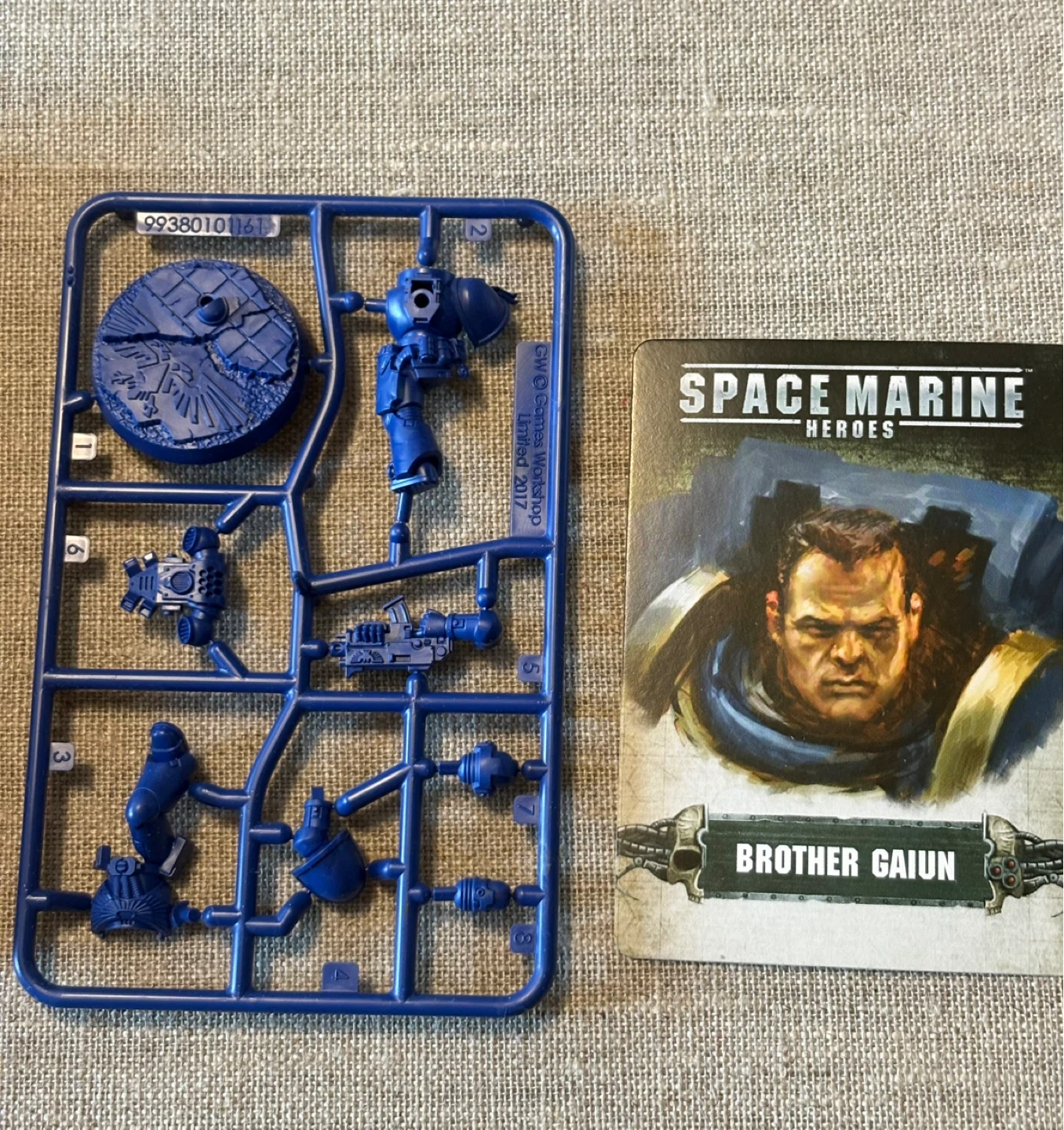 Warhammer Space Marine Heroes Brother Gaiun Miniature - photo 3