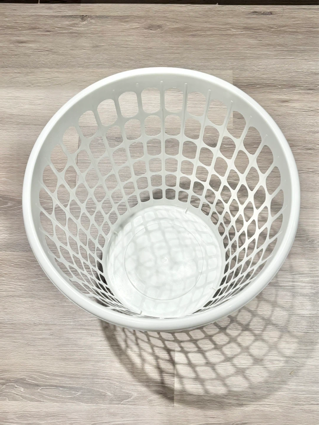 White Laundry Hamper - photo 2