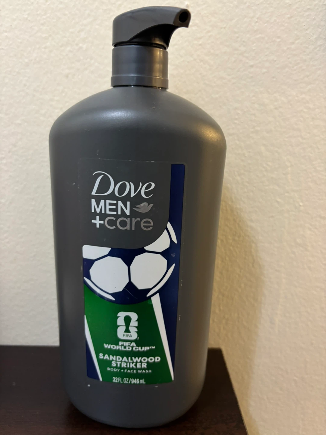 NEW-Dove Men + Care Sandalwood Striker Body + Face Wash 32oz