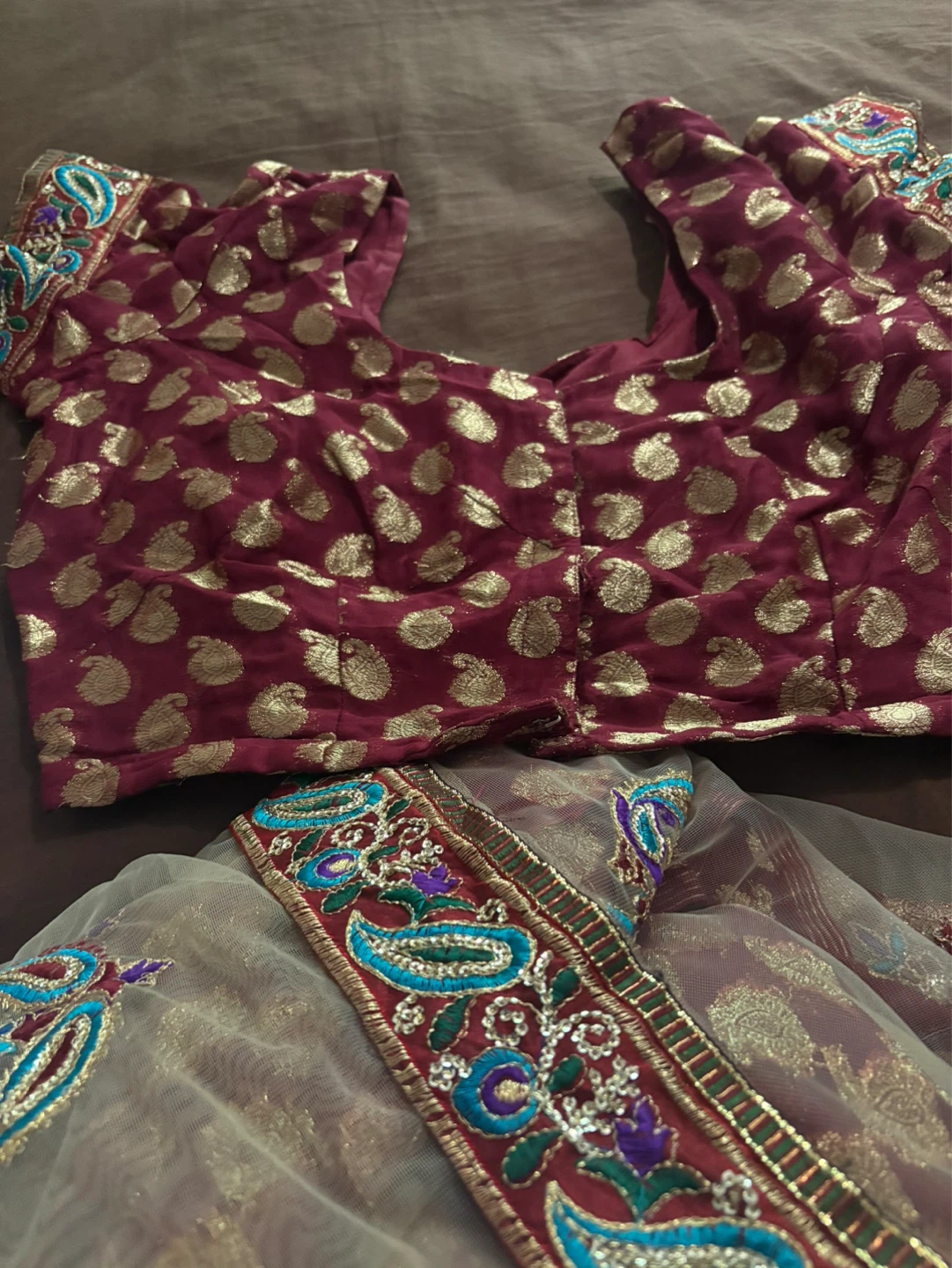 Maroon and Gold Paisley Blouse with Sheer Dupatta - photo 4