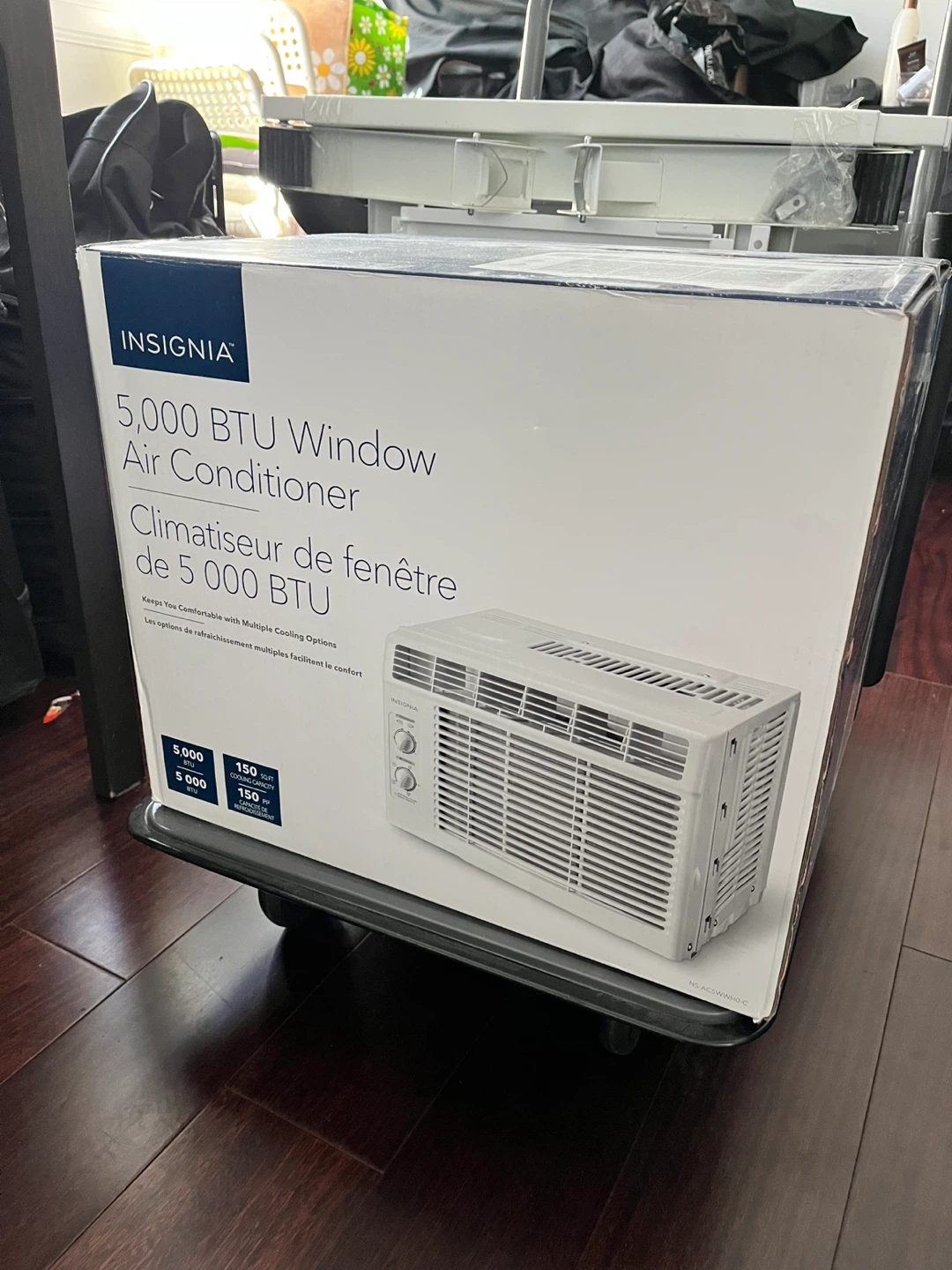 Insignia Window Air Conditioner - Like New + Support Bracket