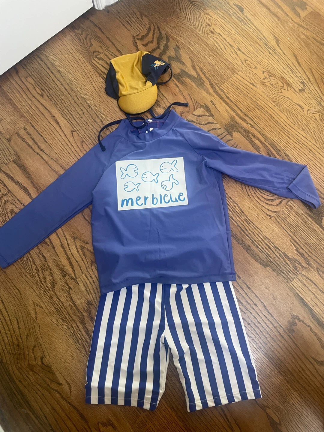 boy‘s swimsuit + hat (8-9T / 130 (2XL)
