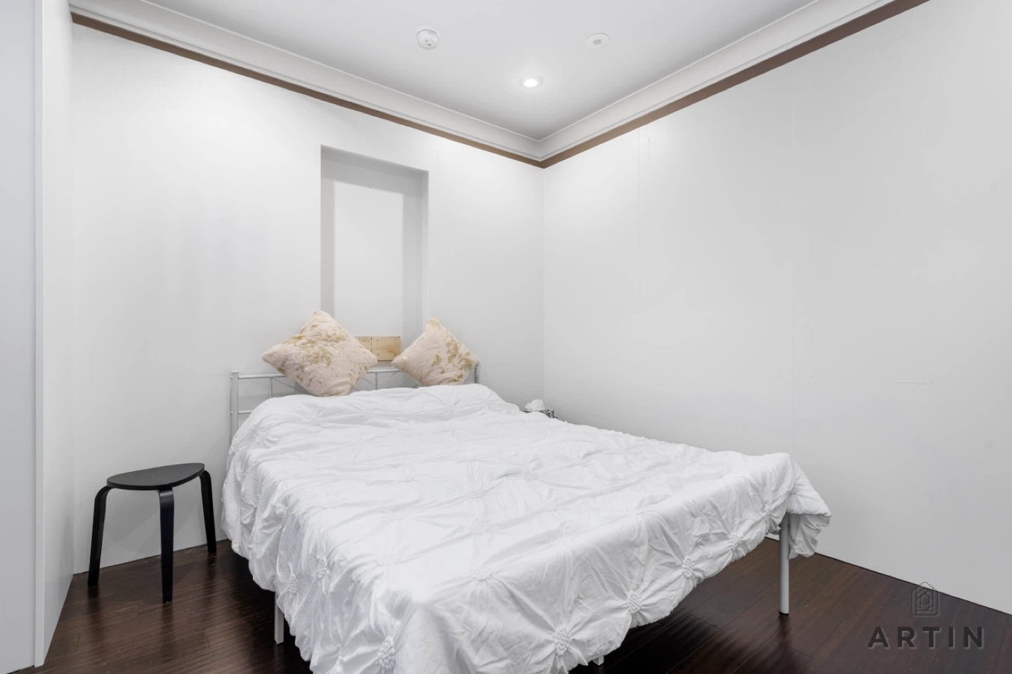 Brand New Metal Queen Bedframe with mattress - photo 2