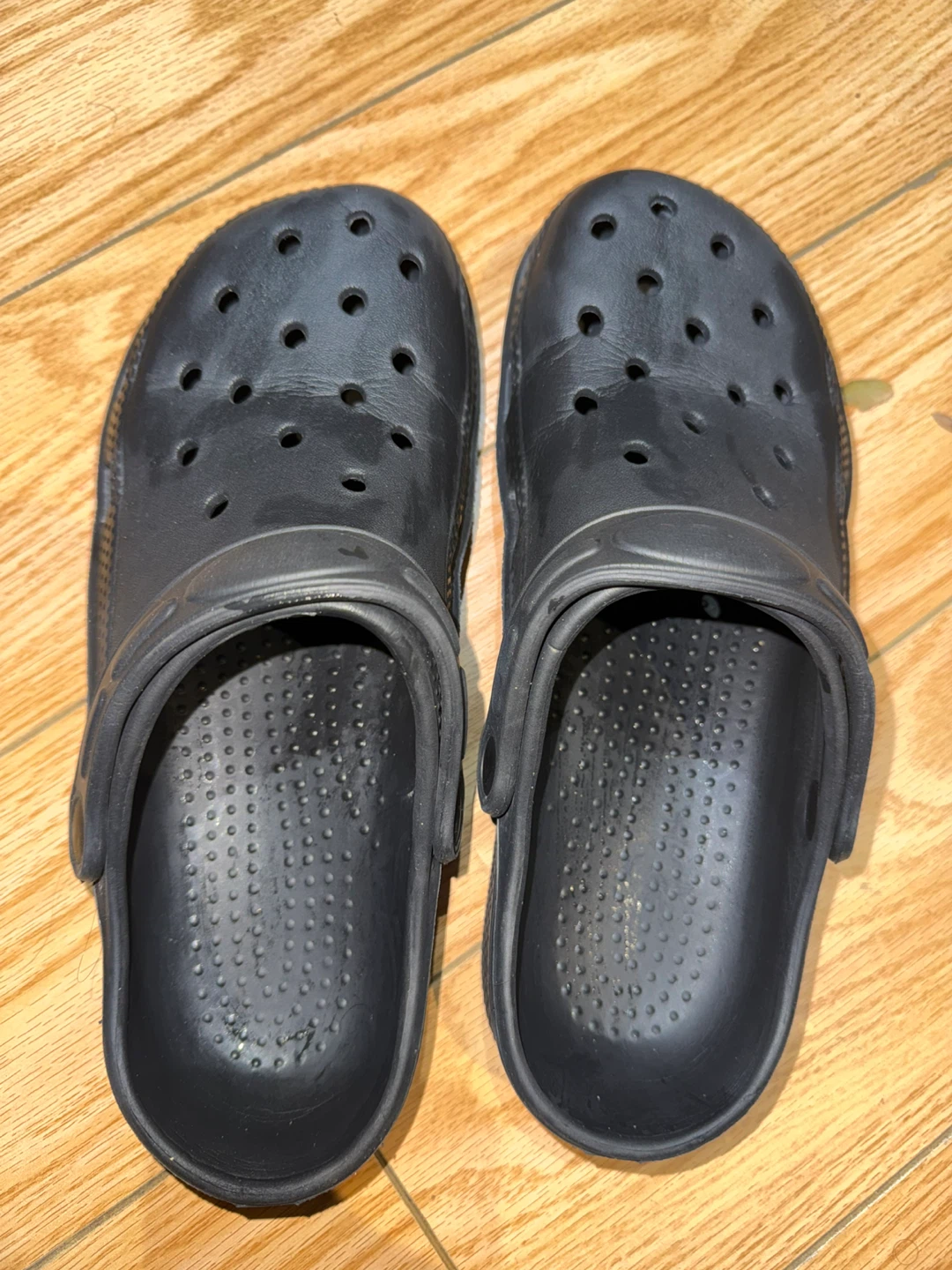 Black Crocs