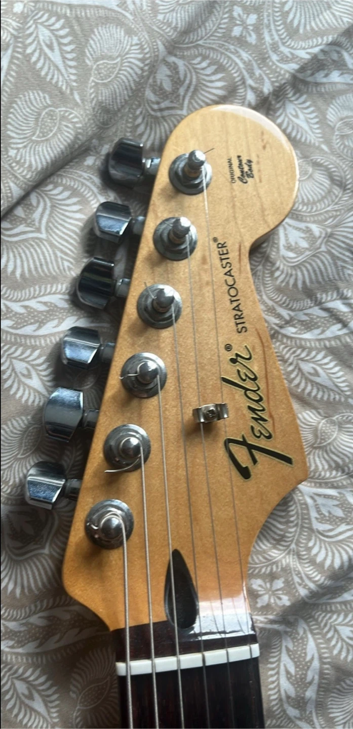 Beautiful Mexican Fender Stratocaster electric guitar - photo 3