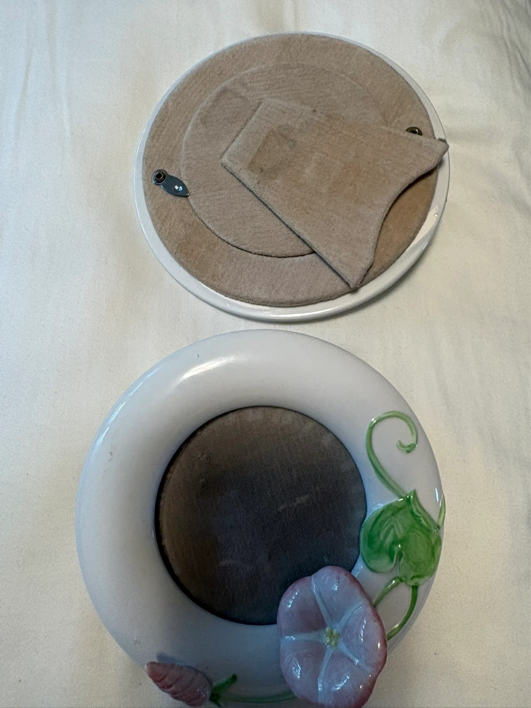 Set of 2 Decorative Round Photo Frames with Floral Design - photo 3