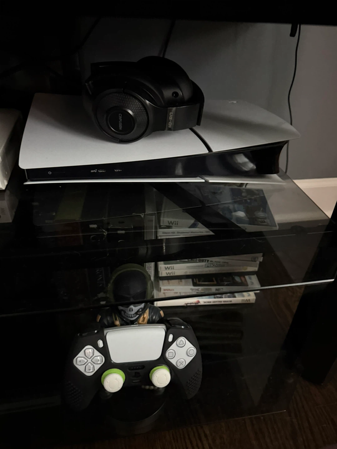 PS5 slim Console and Original Controller. - photo 4