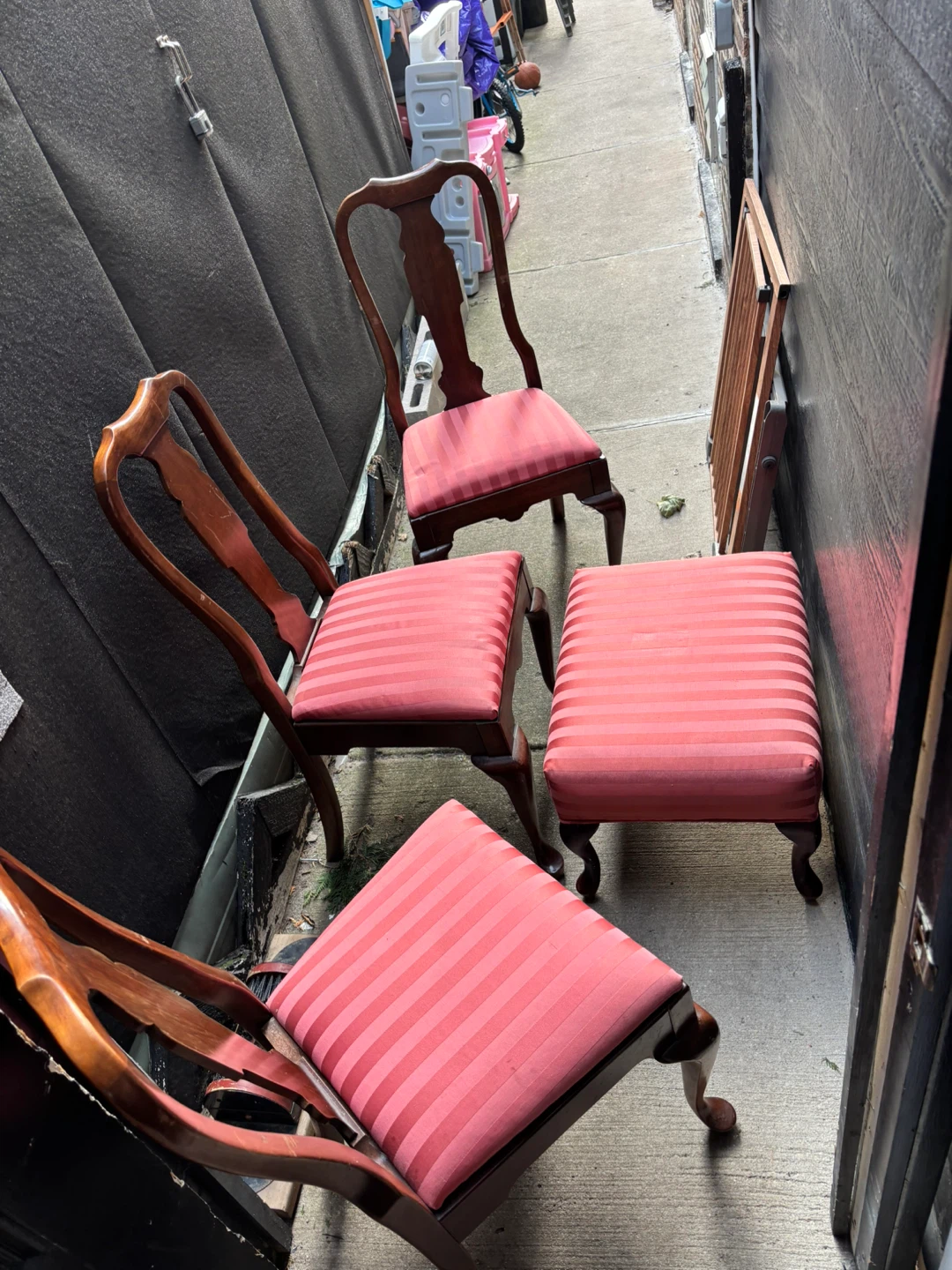 Vintage Upholstered Accent Chair / Ottoman - photo 3