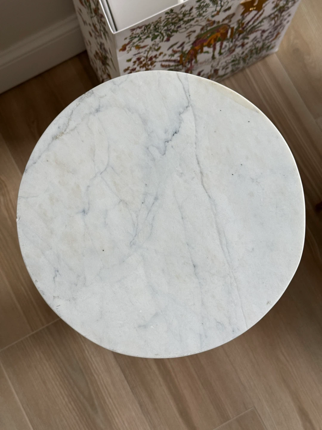 Luxurious White Marble Side Table - photo 5