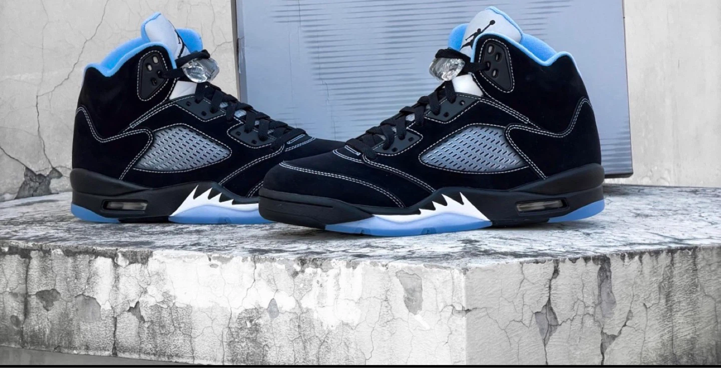 Jordan 5 Retro Black Blue Sneakers us 10.5 - photo 2