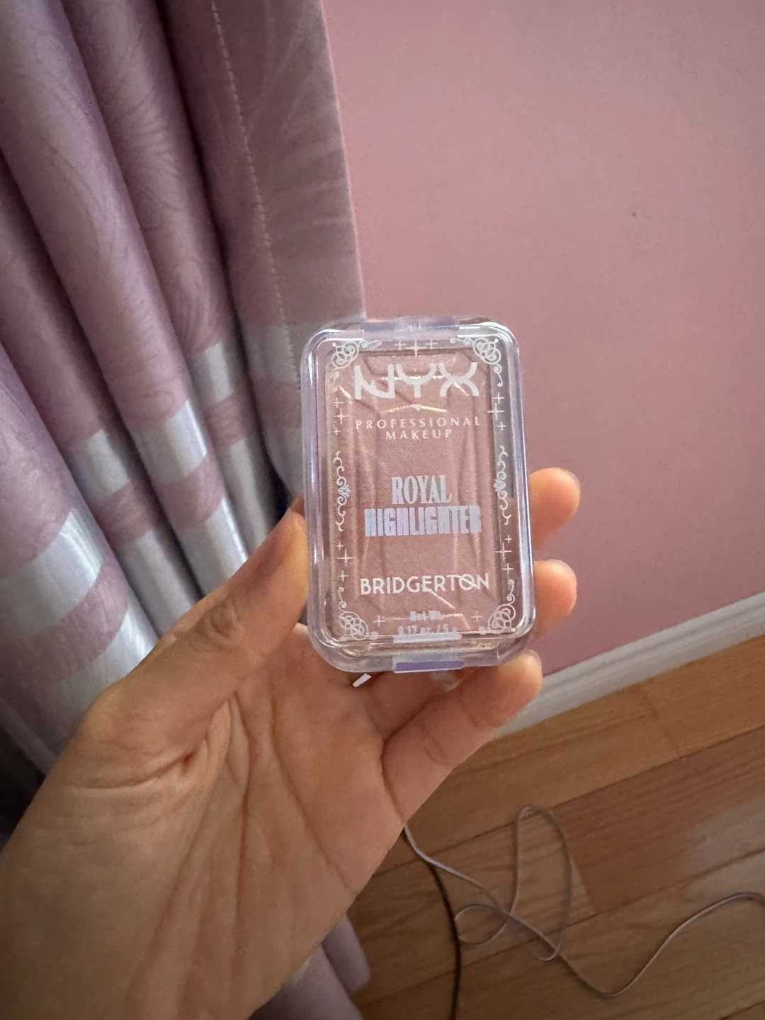 NYX Professional Makeup Royal Highlighter - Bridgerton Edition