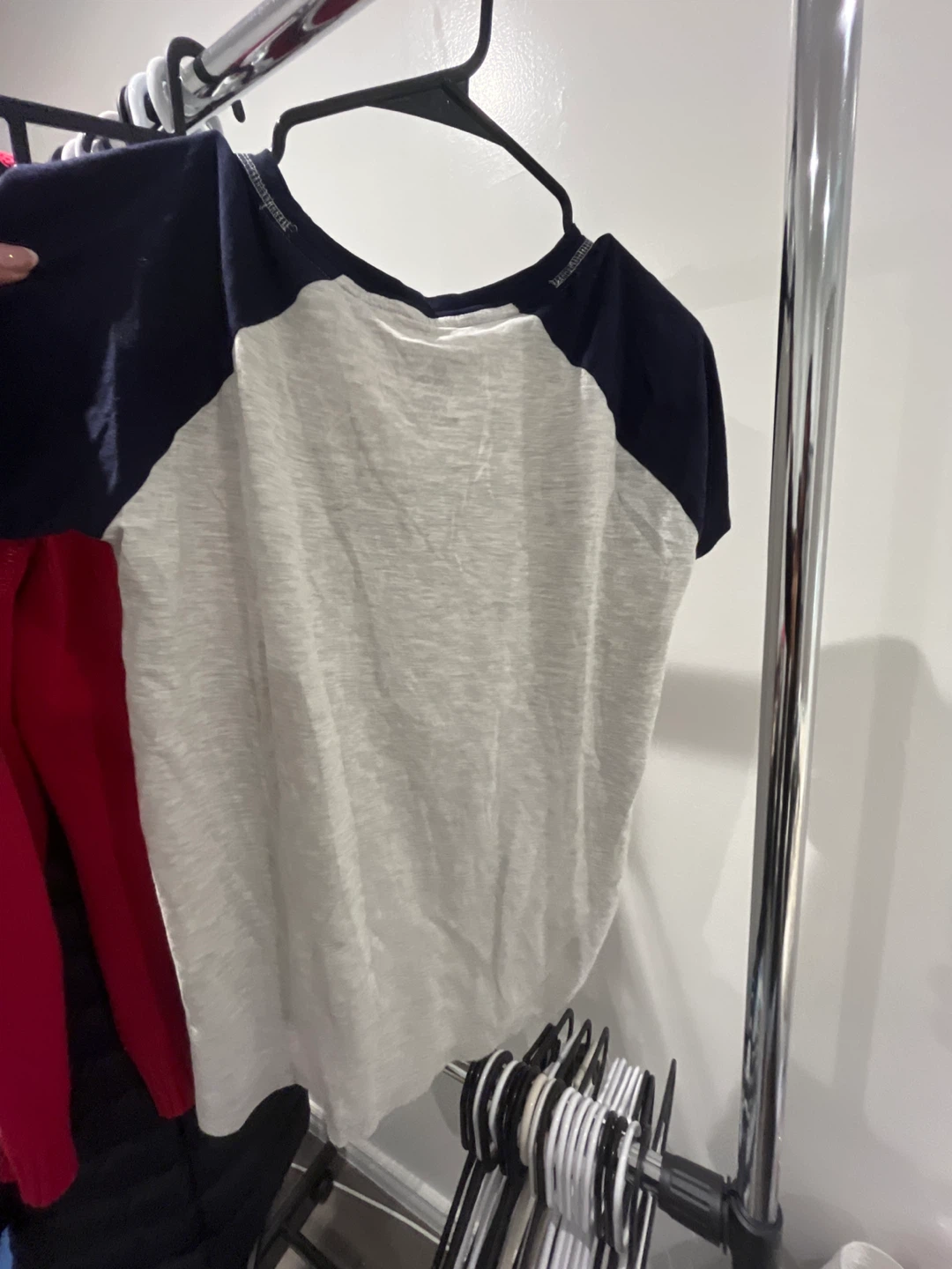 Hogwarts Crest Raglan T-Shirt - photo 2