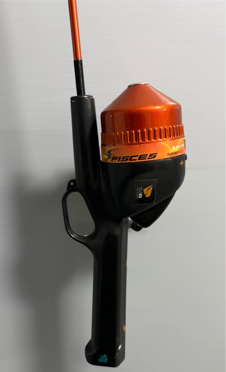 Kids Spincast Fishing Rod and Reel Combo - photo 5