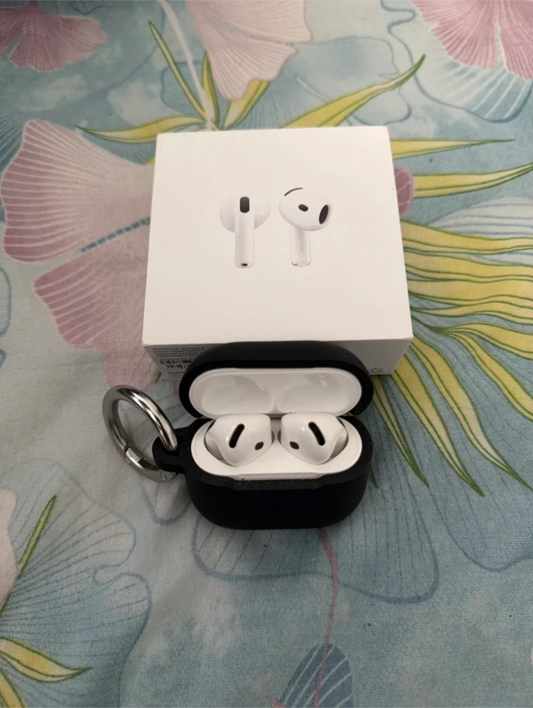 Apple AirPods (4th generation) - photo 2