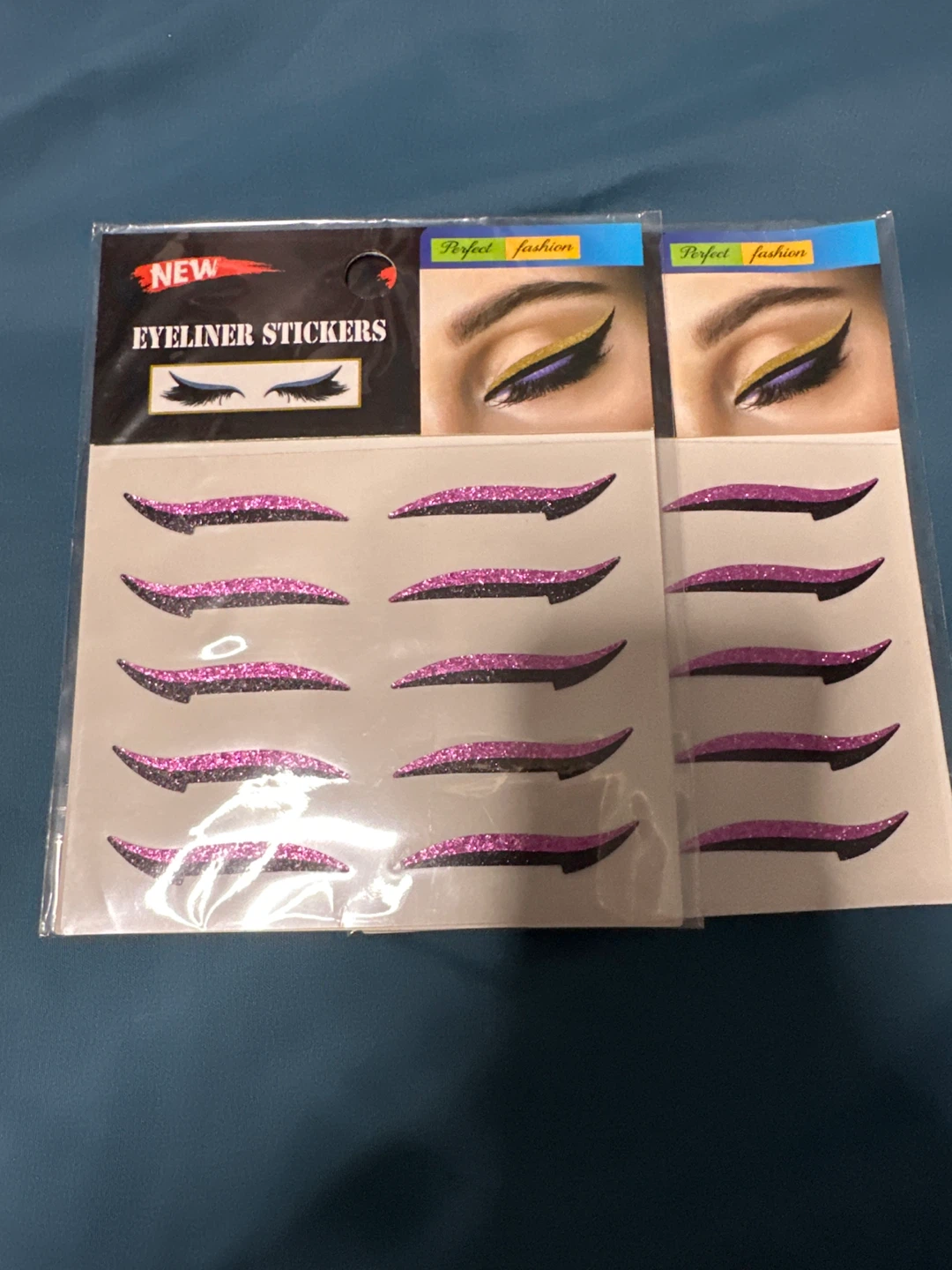 ⚽️ Eyeliner Stickers - Purple/Black Glitter