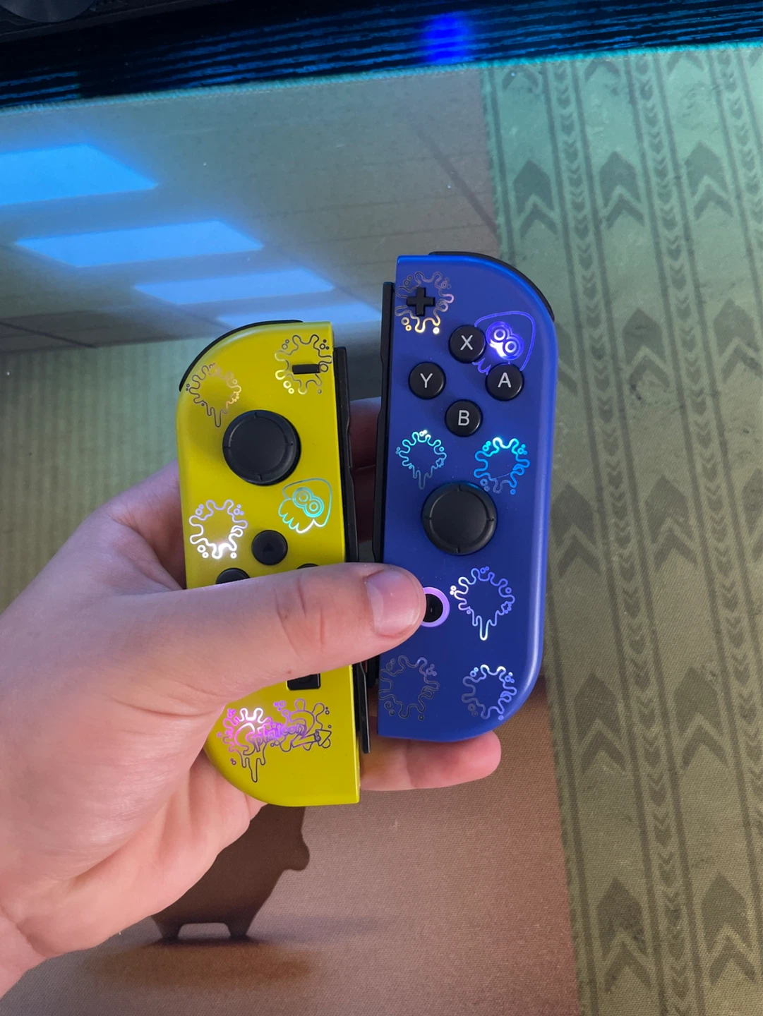 Nintendo Switch Splatoon Joy-Con Controllers - photo 3