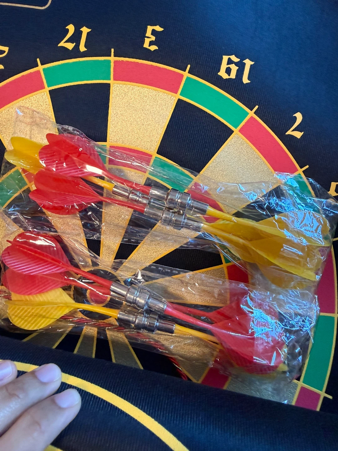 Magnet Dartboard Like New - photo 2