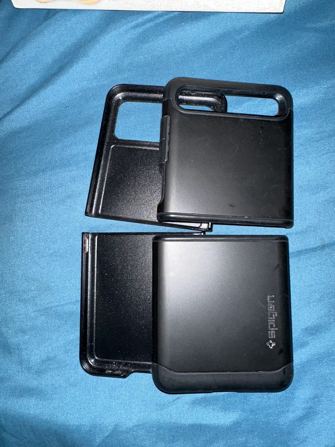 ⚽️ Spigen "Hello" Flip Phone Case for Samsung Galaxy Z Flip 3 - photo 3