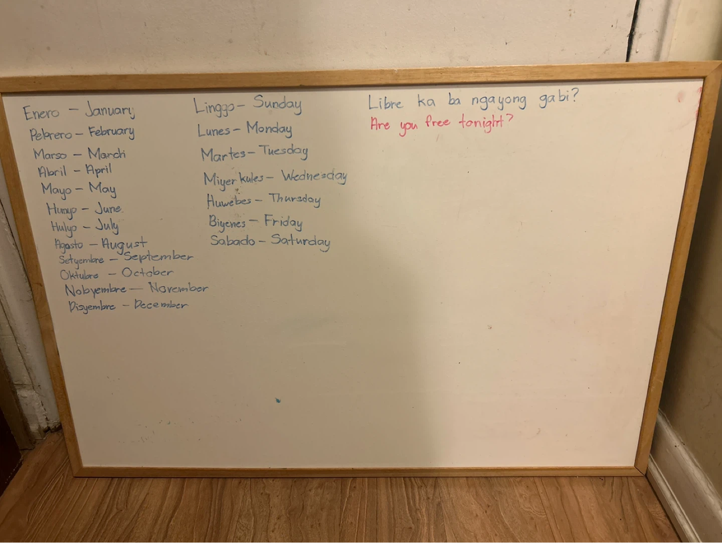 Wooden Framed Whiteboard ⚽