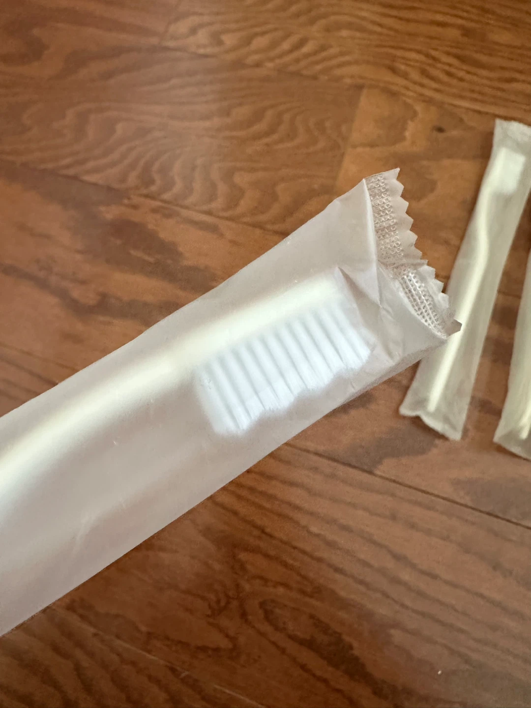 ⚽️ 🆕 3 Individually Wrapped Toothbrushes - photo 3