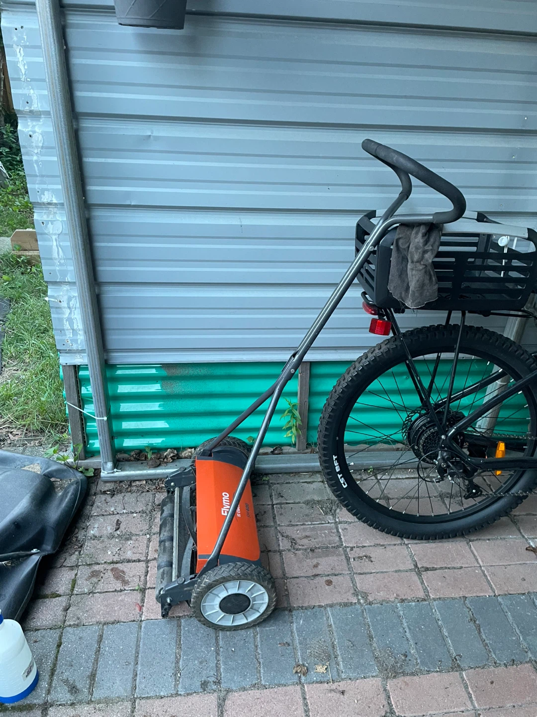 Electrolux Flymo SH400 Hand Mower - photo 2