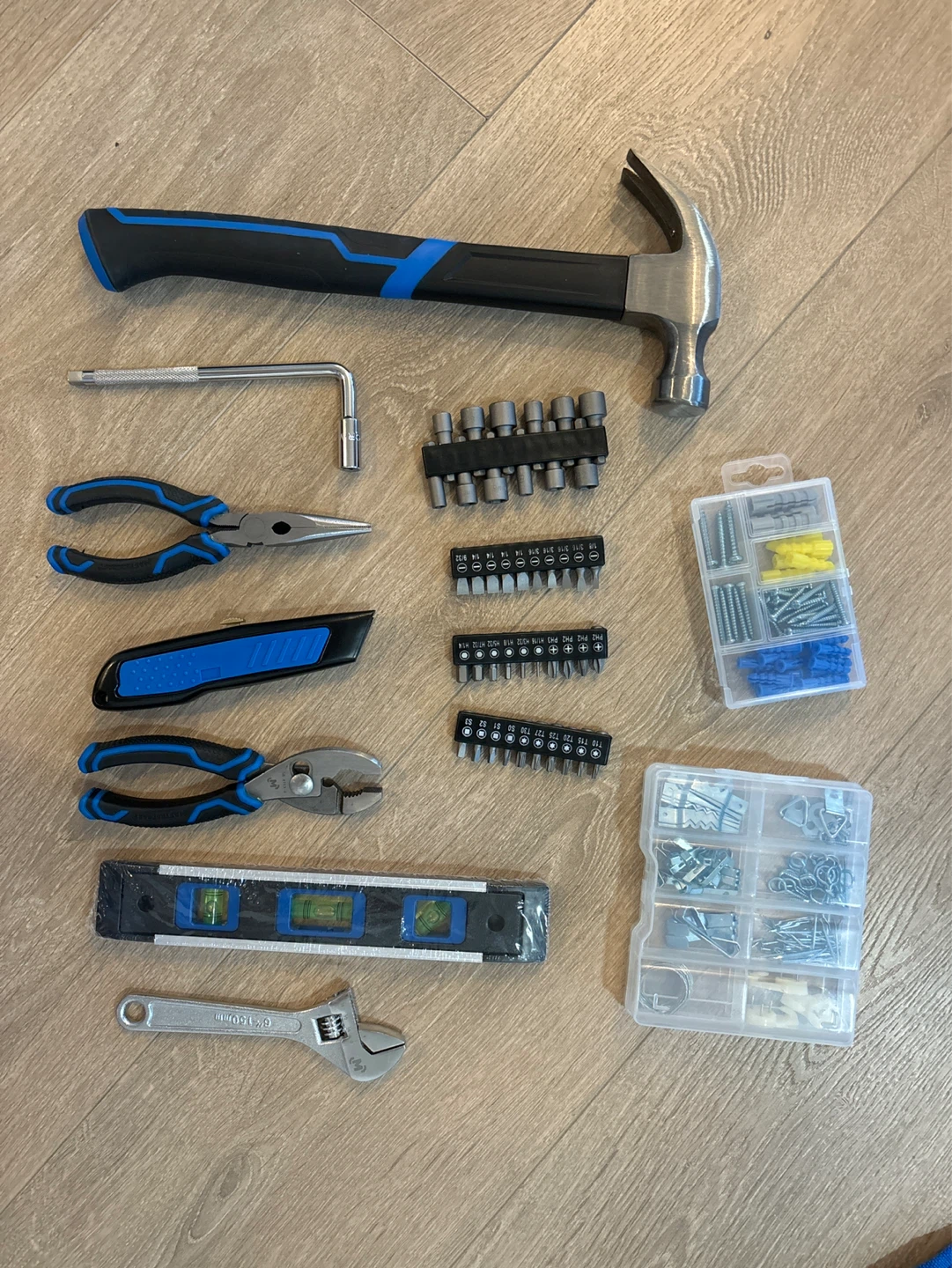 14-Piece Mastercraft Home Tool Kit with Roll-Up Bag - photo 2
