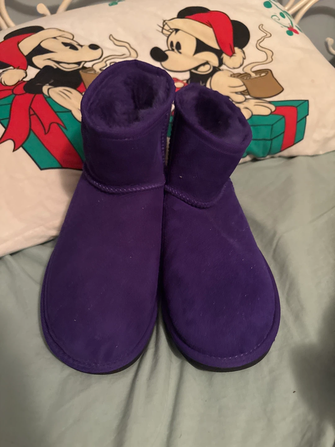 Women Ugg boots size 8 violet night