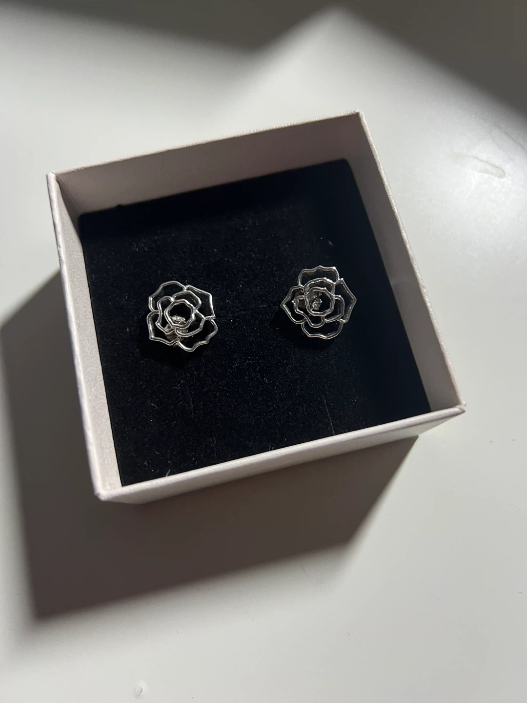 FREE diamond earring with Michael Kors Chronograph Watch - photo 2